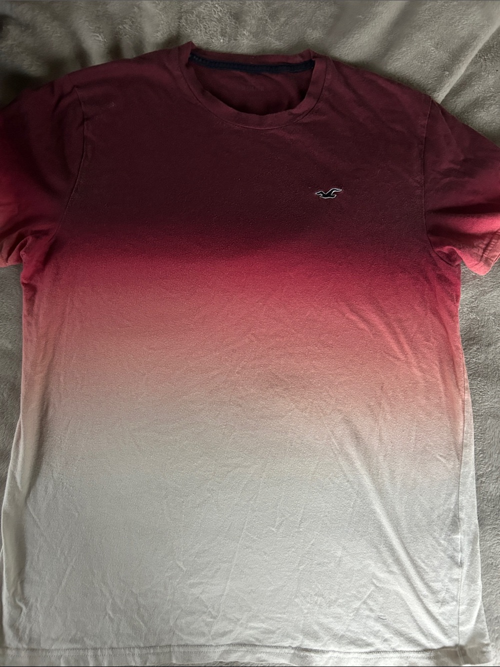 Hollister Men's Ombre Crew Tee in Burgundy and White